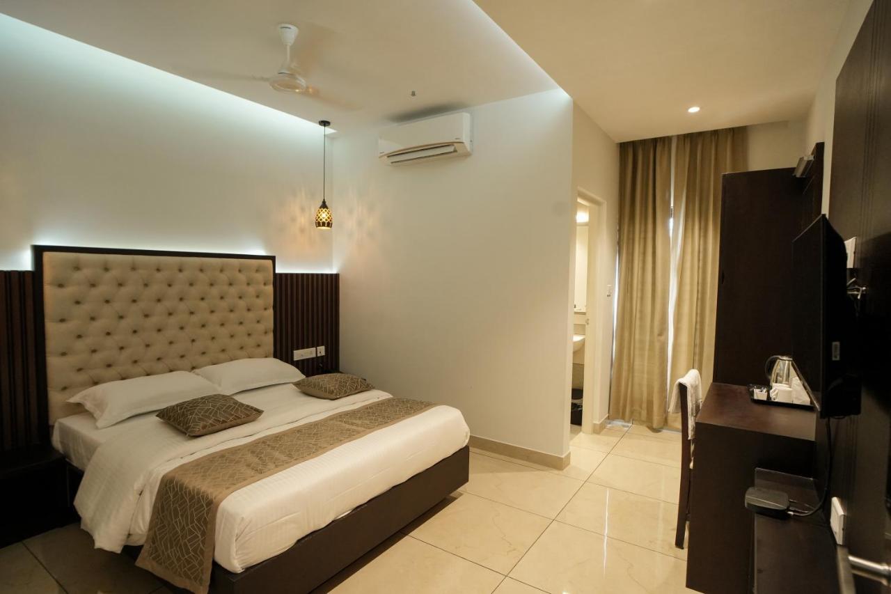 מלון Kochi Sulu Residency מראה חיצוני תמונה