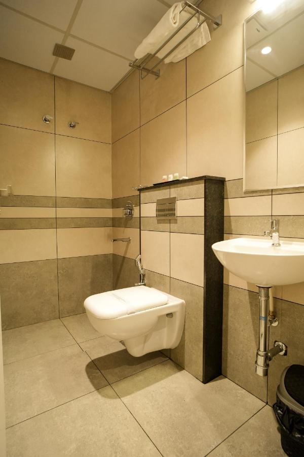 מלון Kochi Sulu Residency מראה חיצוני תמונה